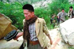 裤裆里藏手榴弹,惊险一幕背后的故事